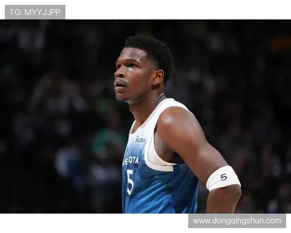 詹姆斯盛赞爱德华兹首个MVP